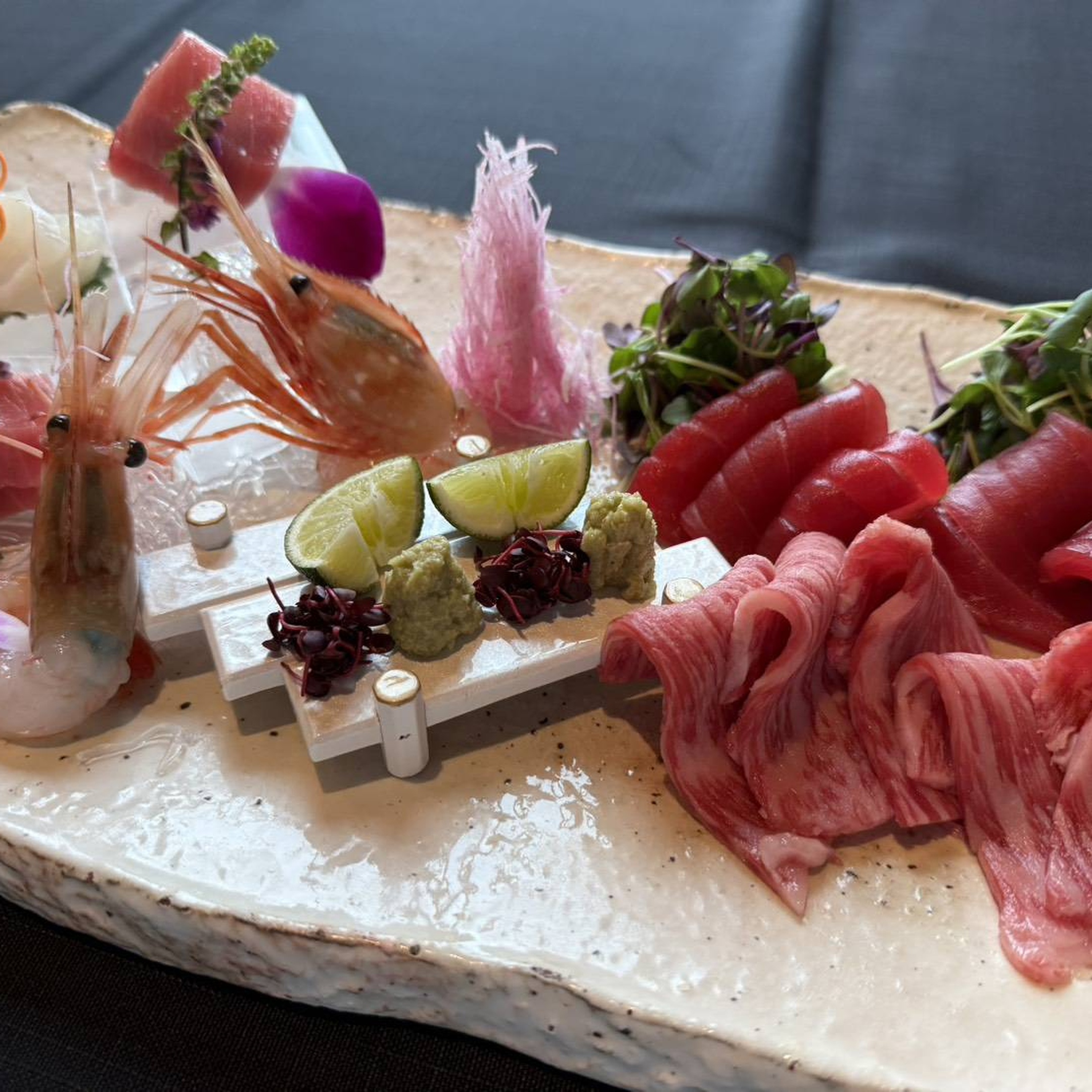 鮮肉鮮魚刺しと豆皿酒肴 粋刺し