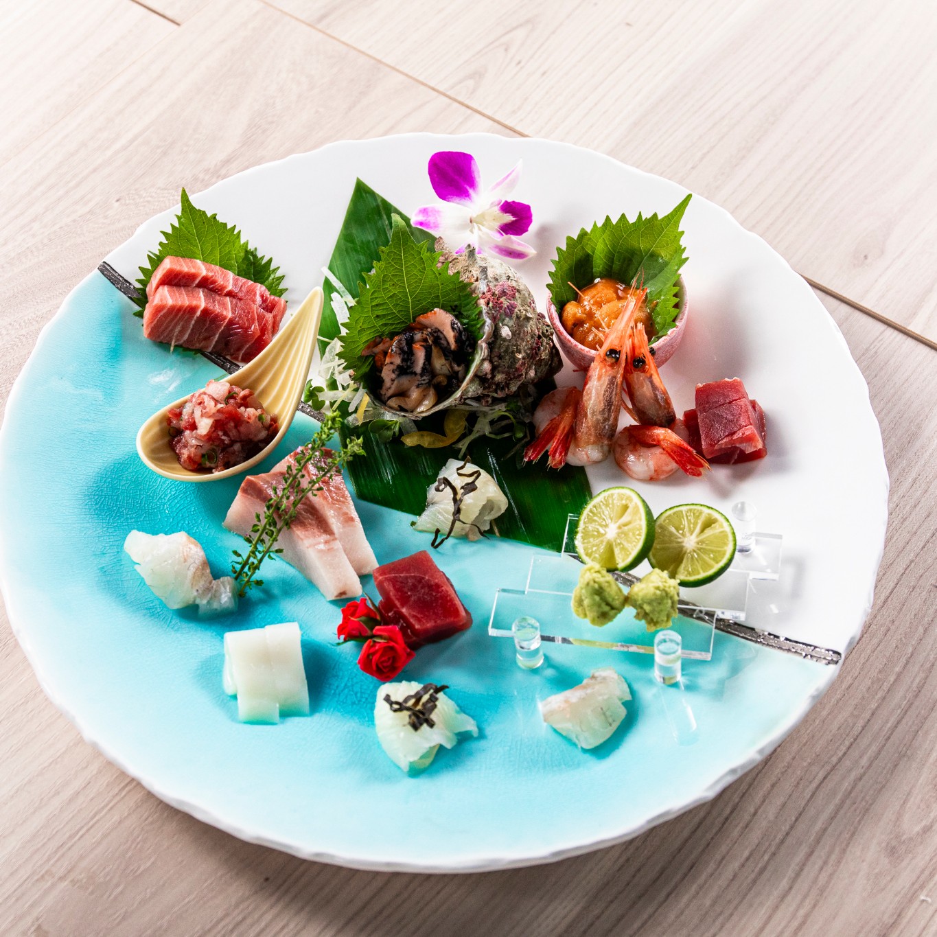 鮮肉鮮魚刺しと豆皿酒肴 粋刺し