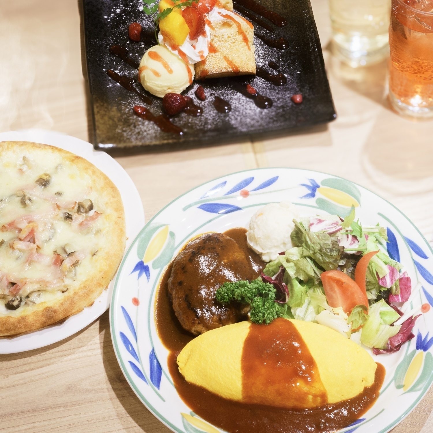 CAFÉ & DINING 北極星